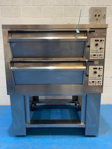Tom Chandley 4 Tray (18" x 30" Trays) Deck Oven - With Mist Steam System