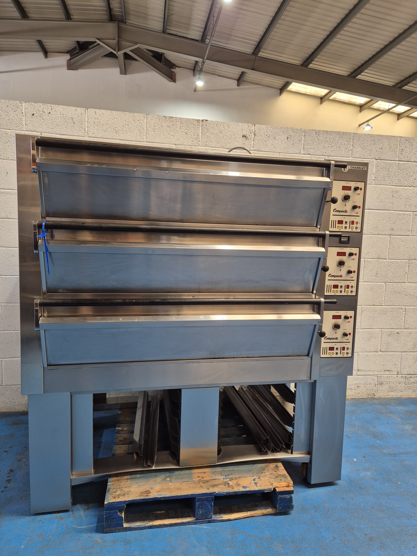 Tom Chandley 9 Tray (18" x 30" Trays) Deck Oven