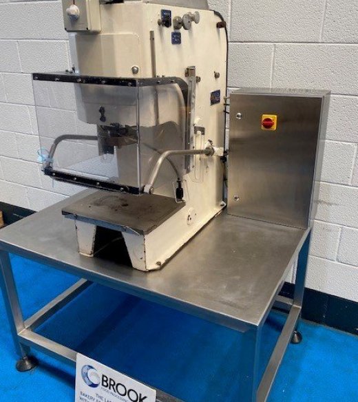 John Hunt Single Station Pie Machine